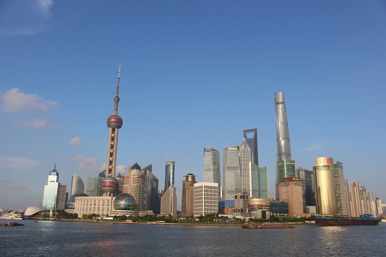 中国最新5万吨补给舰展现强大的海上综合补给能力