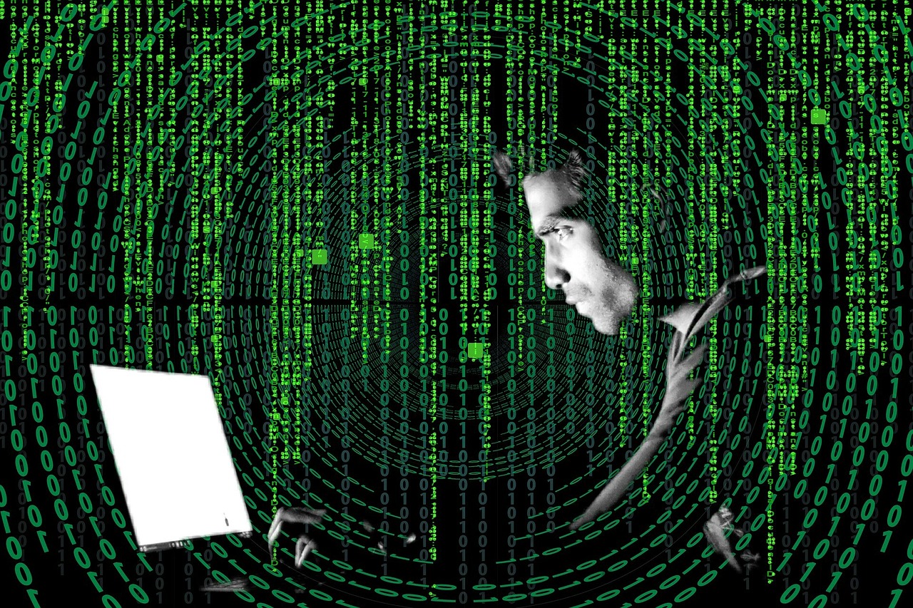 关于我叫MT最新内购破解版的探讨，网络犯罪风险需警惕