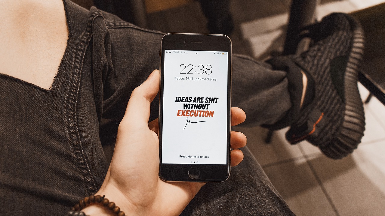 Yeezy最新动态，引领时尚潮流新篇章的启示