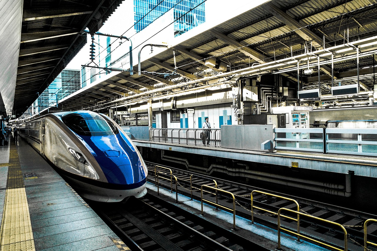 全球地震实时更新，最新伤亡报告与全球灾情实时追踪