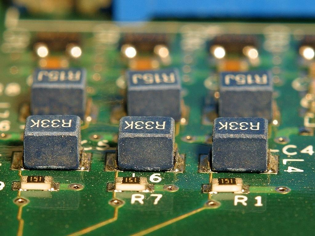 电容在交流电路中的关键作用解析