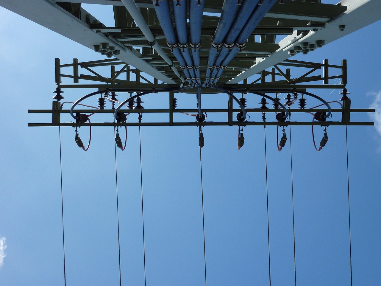 电压传感器与隔离电压,现代电子工程的核心技术要素