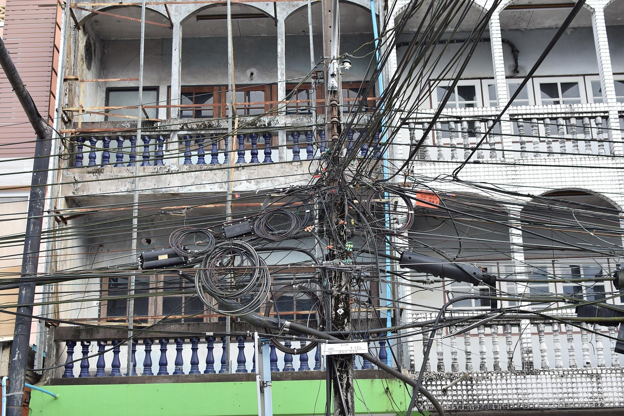 电力系统中的电压失调,隐患与挑战揭秘