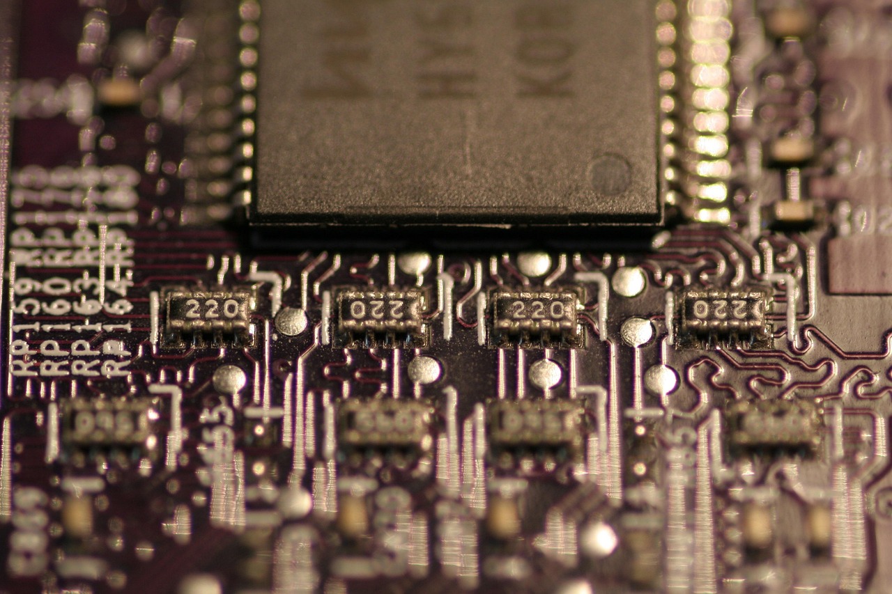 Intel芯片代理商，技术与商业的桥梁专家