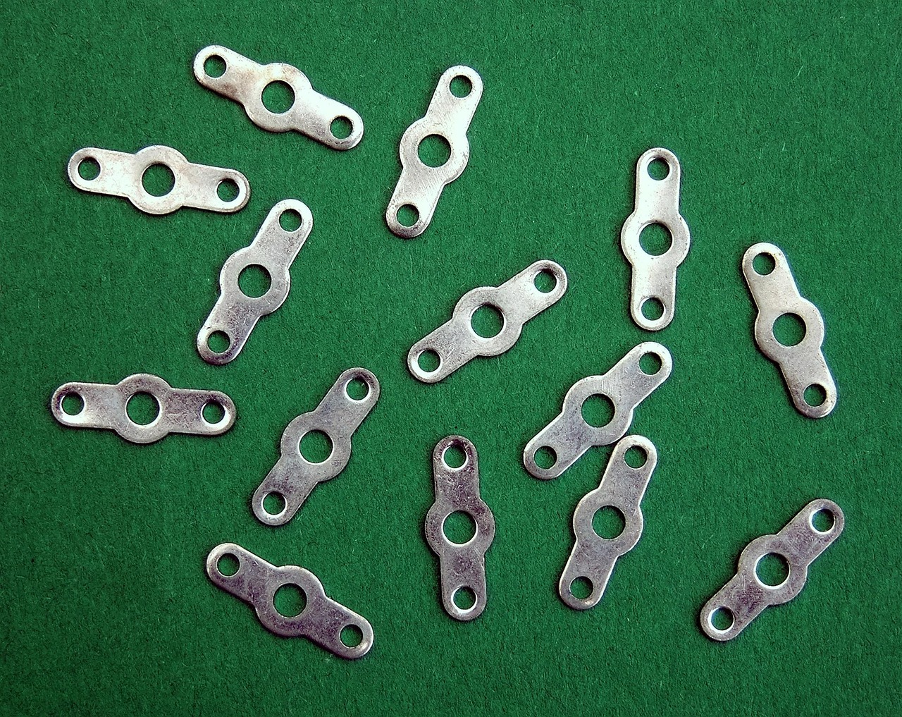 贴片双排针,电子制造中的核心组件