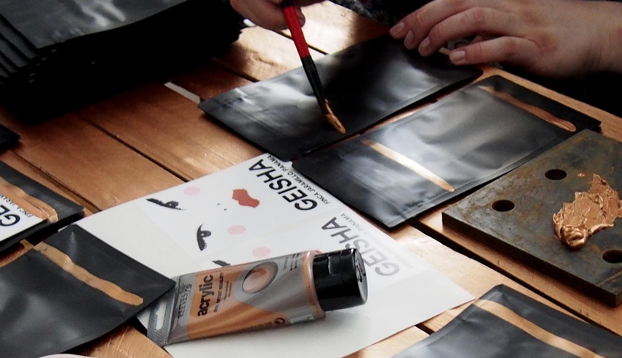 电子世界中的关键角色,贴片电容纸箱的包装艺术