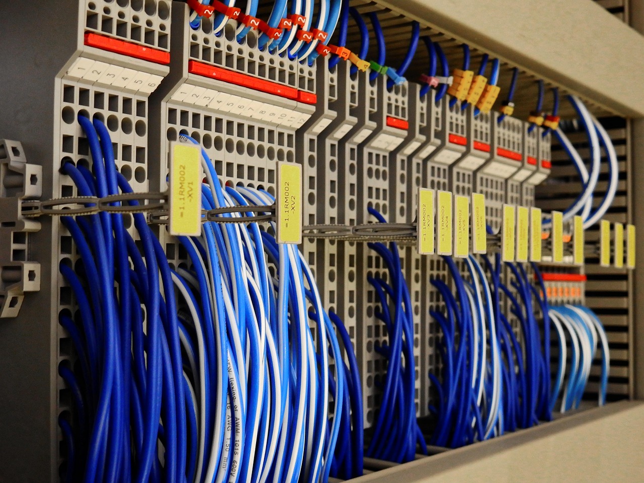 VCOM电压生成技术详解