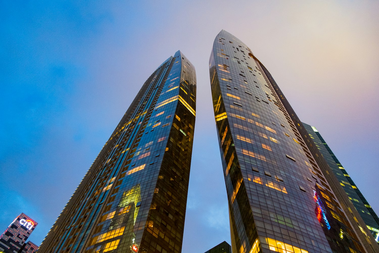 电子世界中的波动现象解析,纹波电流与纹波电压探讨