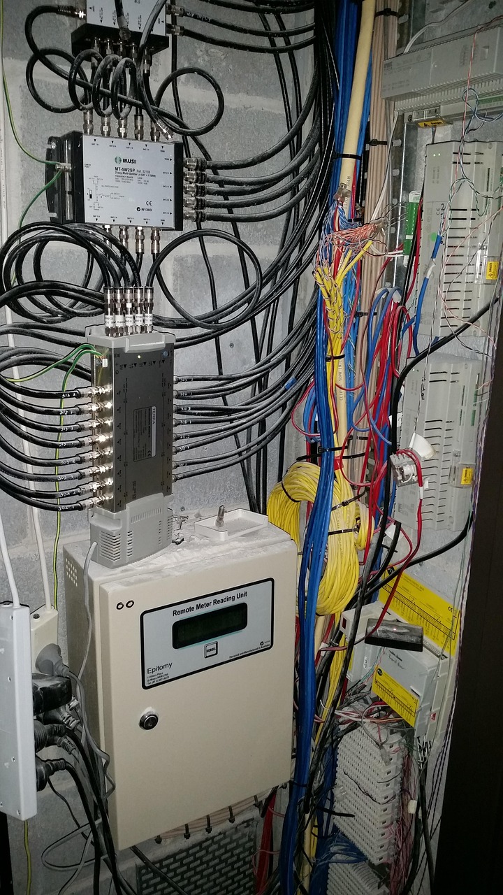 USB保护电路设计与应用研究，保护电路设计及其实际应用探讨