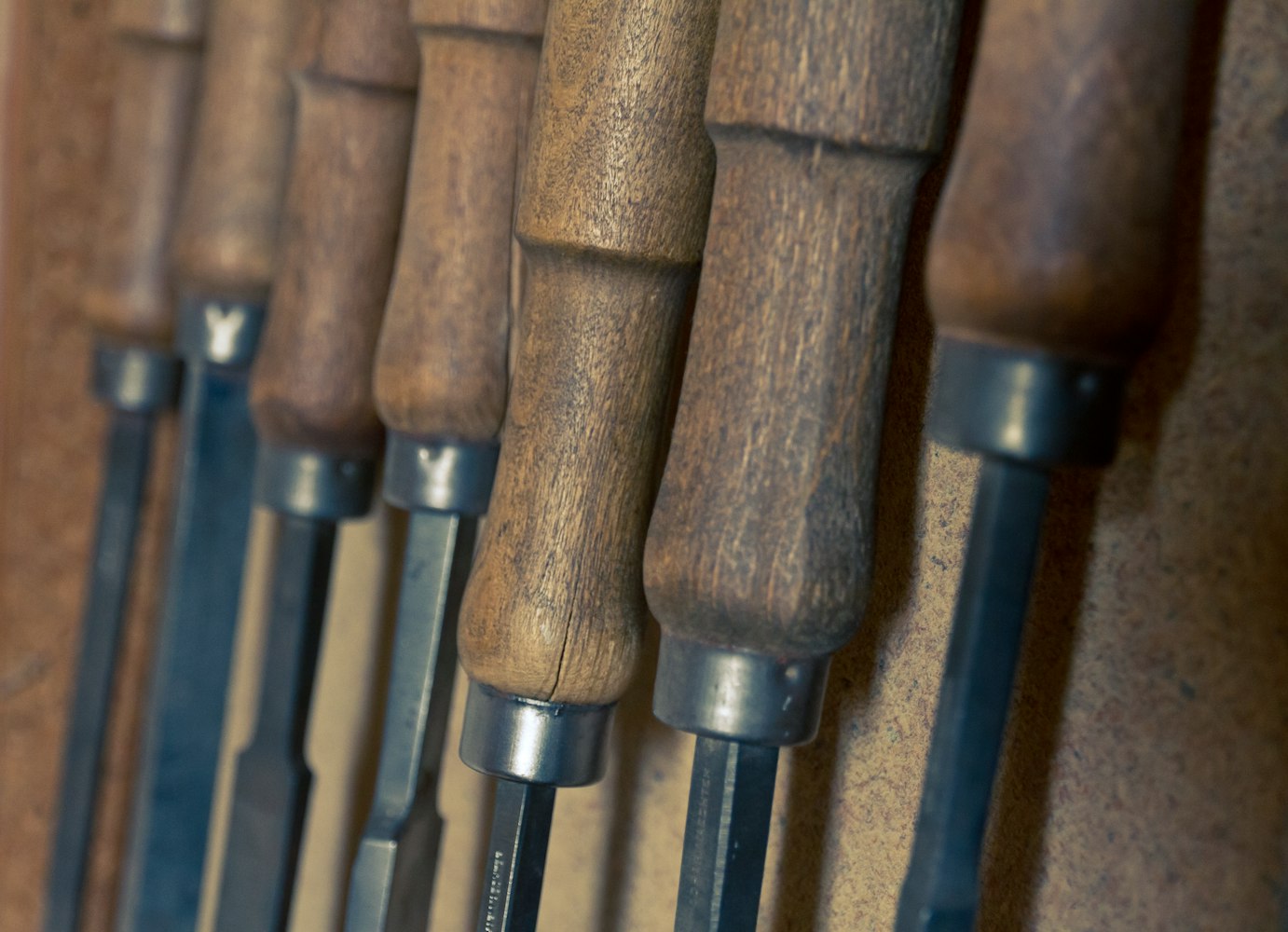 贴片电容与瓷片电容,电子领域的微小力量