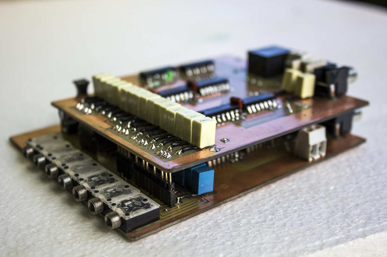 RS232接口芯片解析与应用探讨