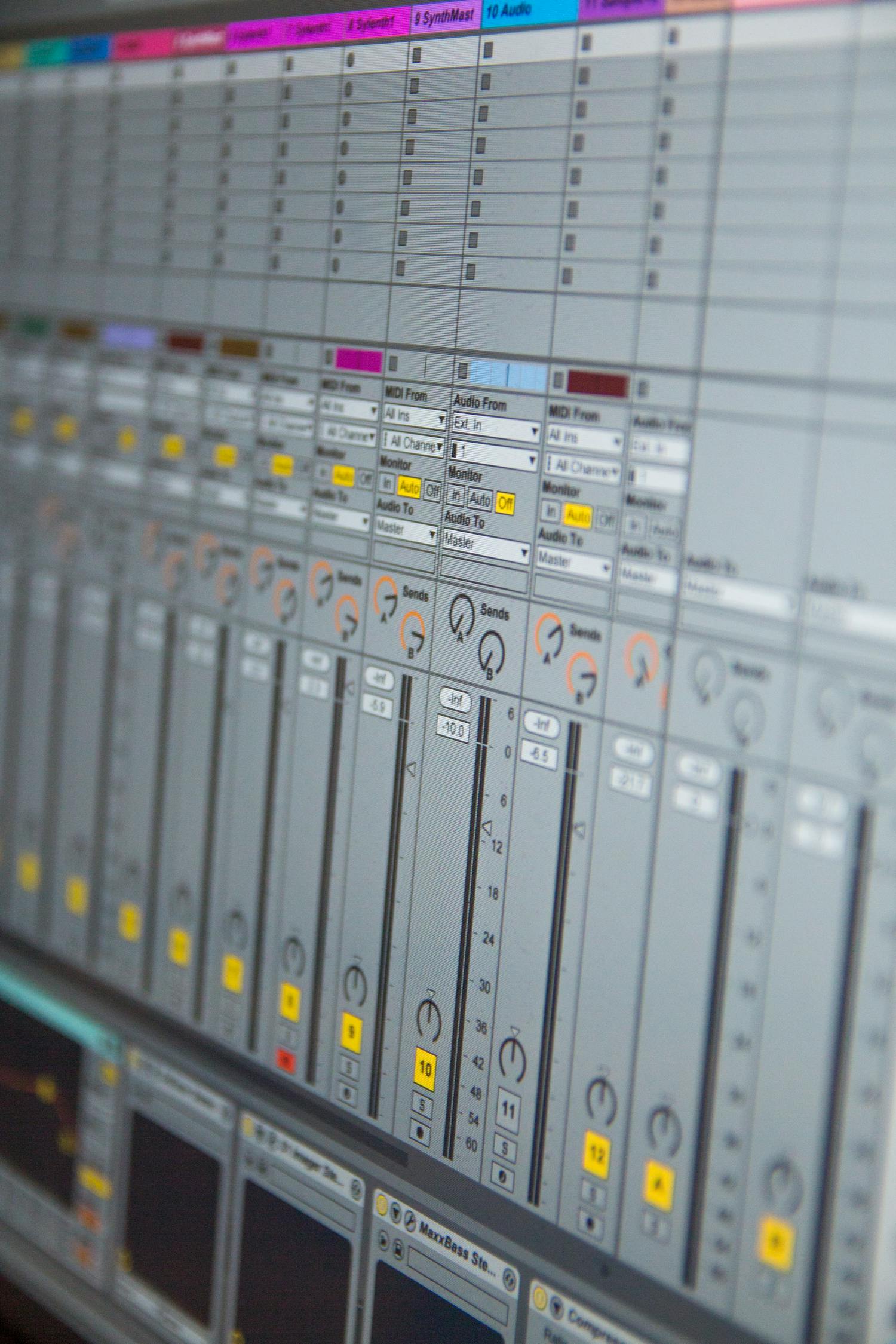 探究Tip122贴片技术及其在电子制造领域的应用