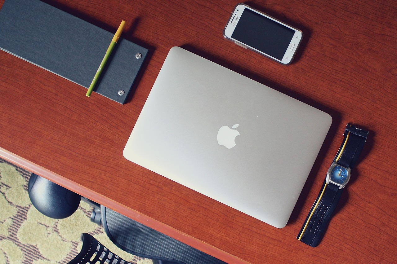 蓝牙耳机充电插头电压,技术细节与安全性深度解析