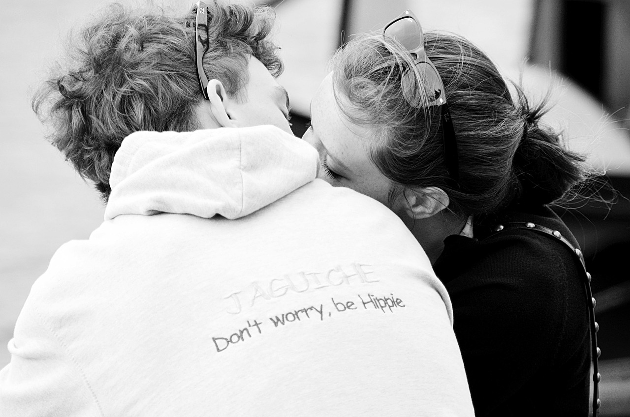 探索情感新领域，最新撩妹套路大揭秘！