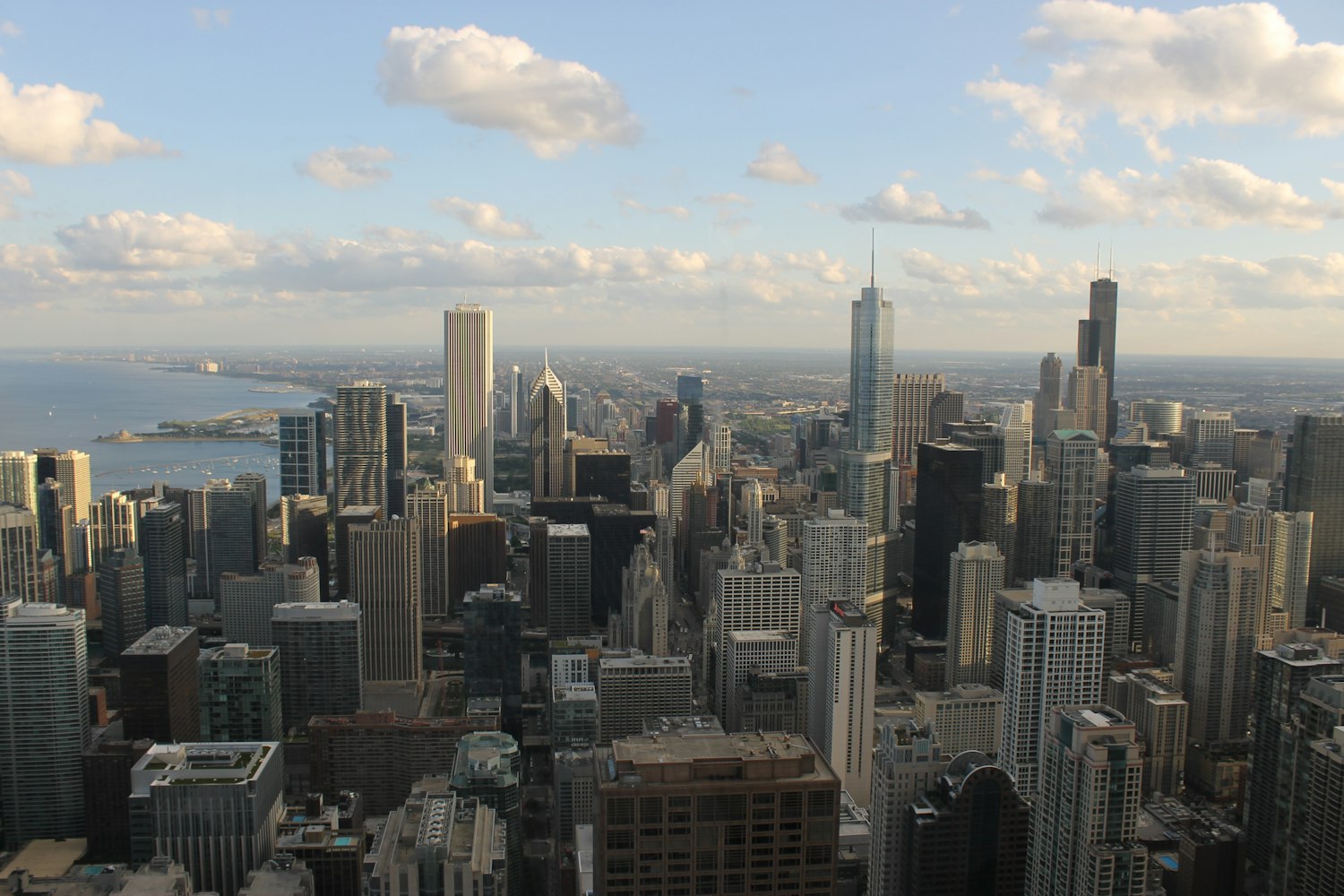 东至最新楼盘，城市新地标，品质生活的优选之地