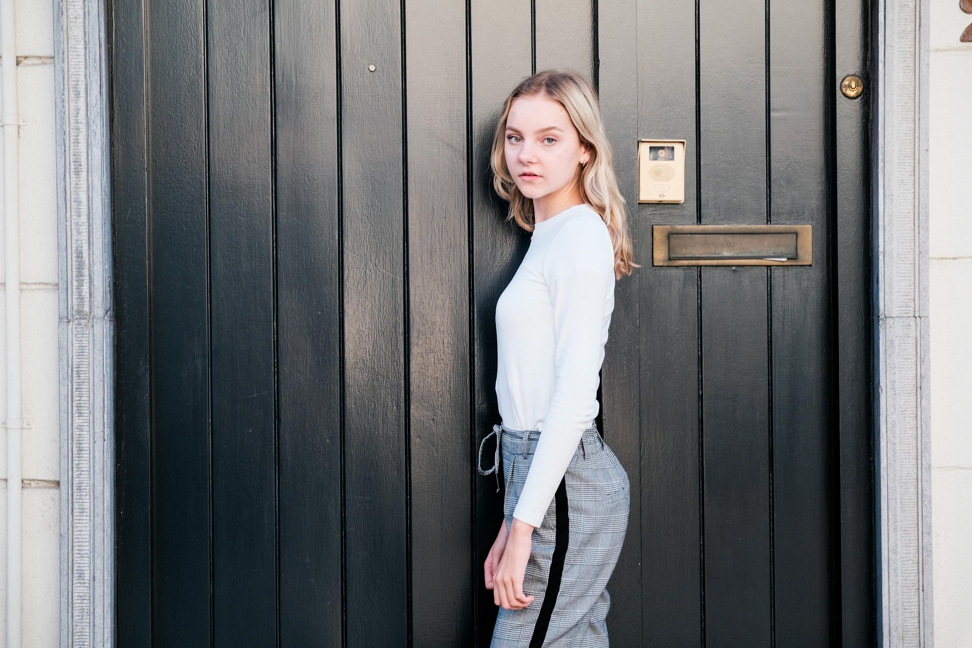 李小璐最新照片曝光,时光中的优雅女神风采依旧(2017年)