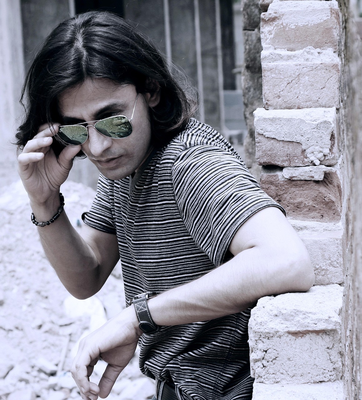 最新潮时尚服饰,引领潮流前沿的必备之选