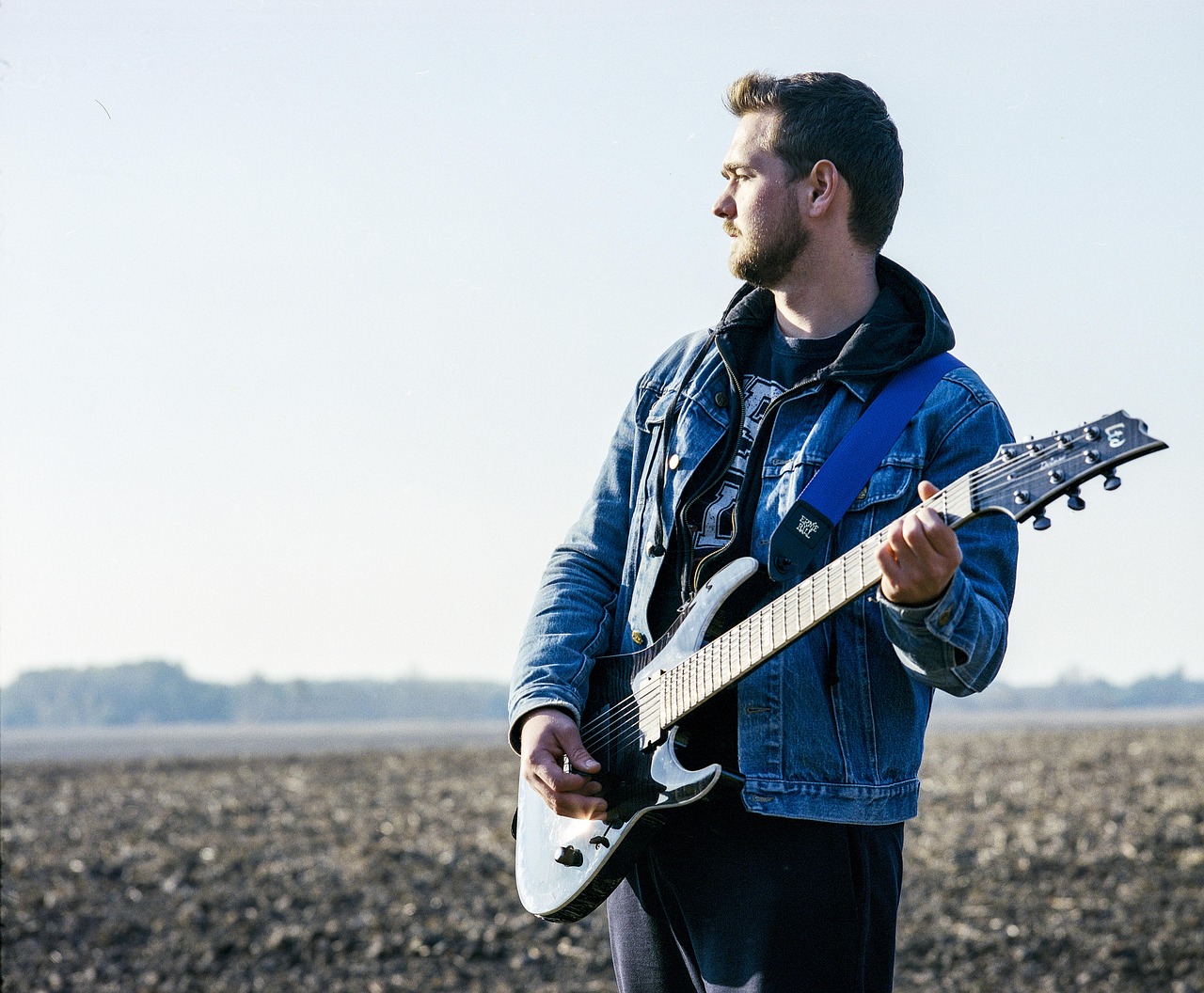 最新时装周,时尚潮流的盛宴大放异彩