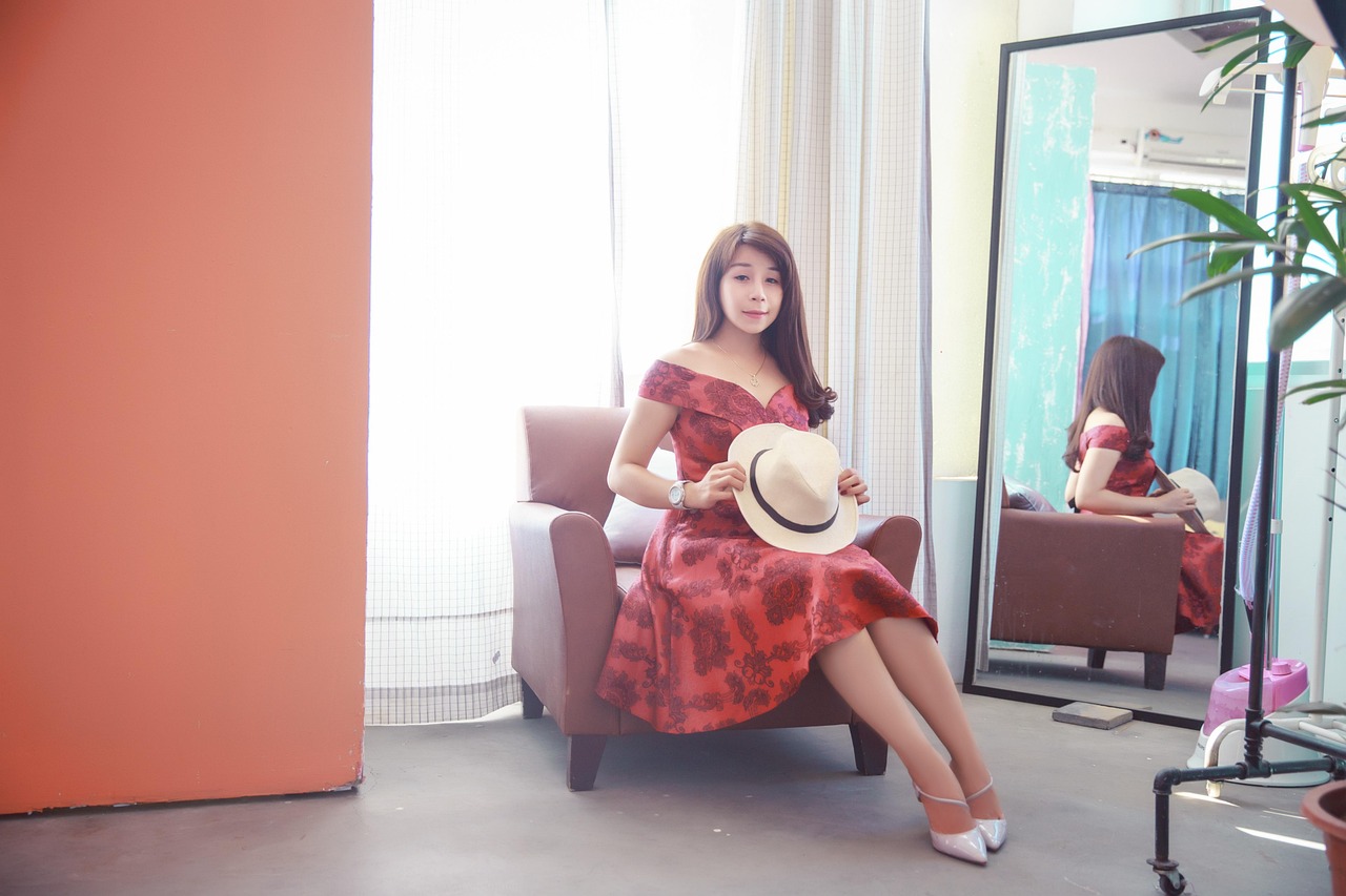 熊猫女主播独特魅力瞬间，最新视频展现风采