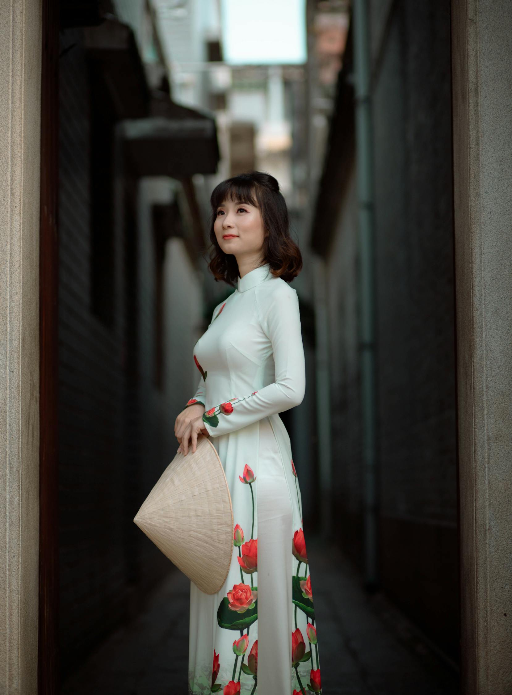 最新婚纱头饰流行趋势，独特设计与魅力展现