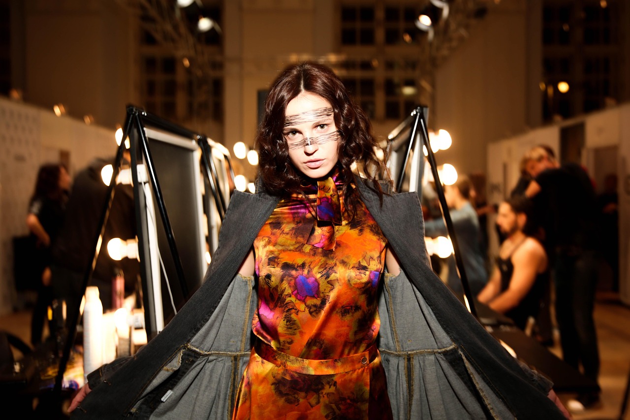 蔡依林机场最新照片展现时尚魅力,风采再燃