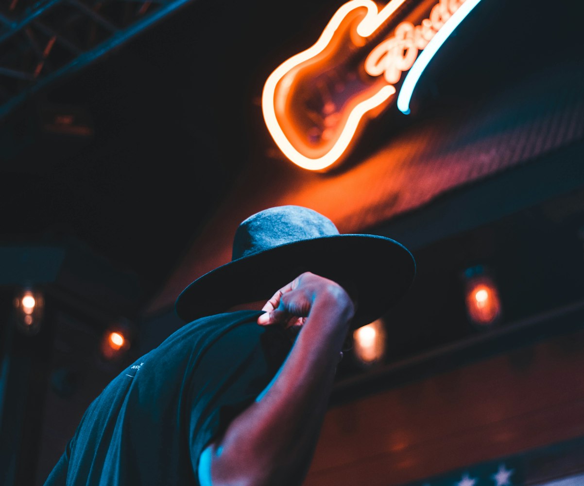 创新与多元化交织，最新舞台表演艺术盛宴