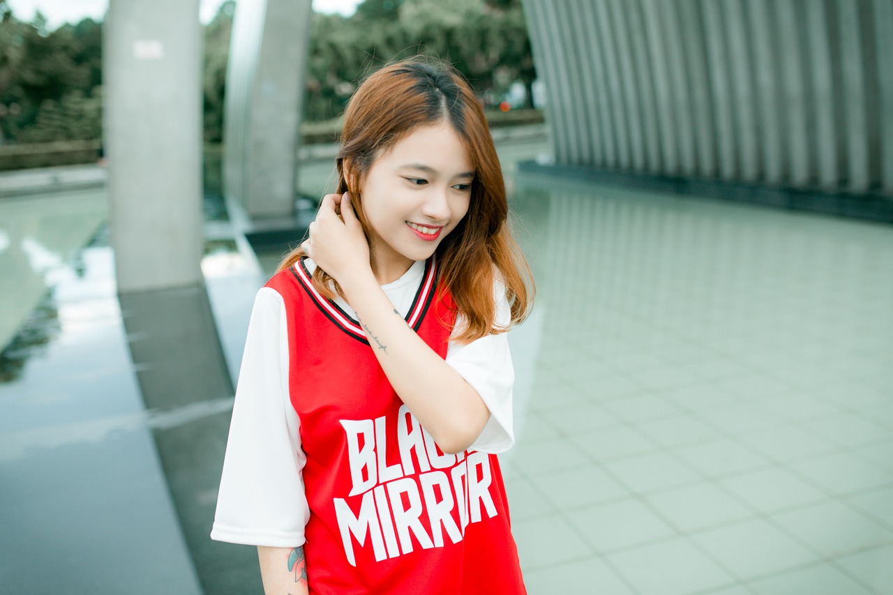 王乐乐最新照片曝光,展现全新魅力与风采横溢的时尚风采