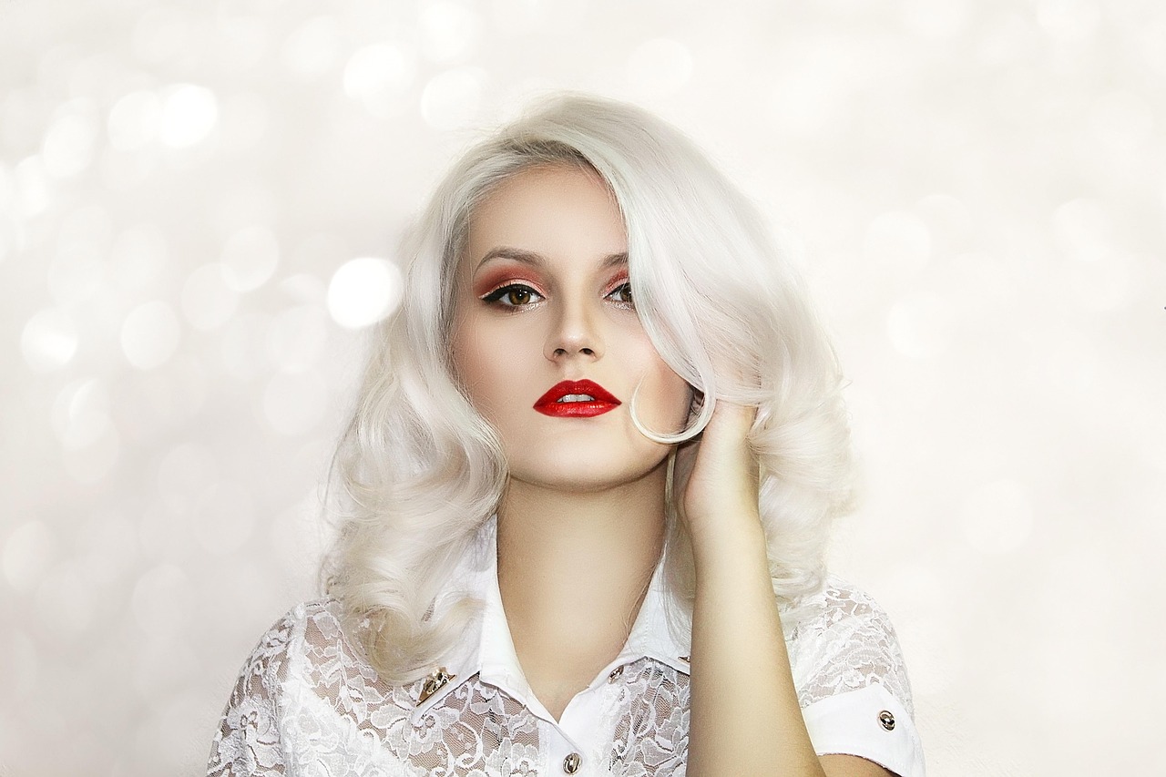 探索戚薇最新美甲，时尚先锋的独特魅力风采