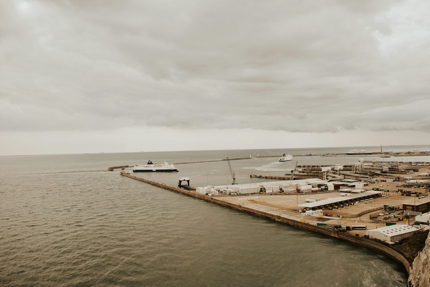 最新船舶拍卖公告概览与市场分析，全面解读拍卖动态及市场趋势