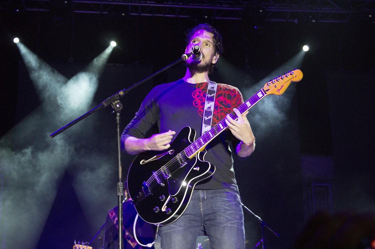 潘玮柏吴昕跨界碰撞，音乐与综艺的激情合作新篇章